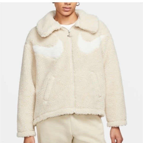 Nike Sportswear Swoosh Women's Jacket Sherpa OVERSIZED Sz Large New - Picture 1 of 9